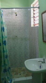 Lion'S Pride Apartment Kingston Bagian luar foto
