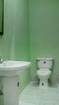 Lion'S Pride Apartment Kingston Bagian luar foto