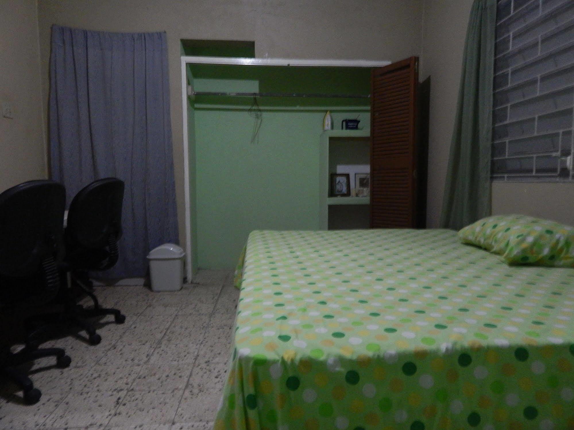 Lion'S Pride Apartment Kingston Bagian luar foto